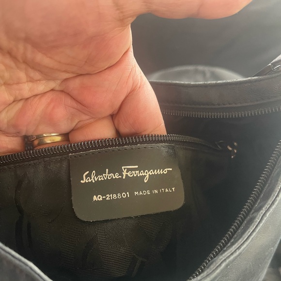 🔥 Salvatore 🔥Ferragamo 🔥leather 🔥shoulder 🔥bag 🔥 - Picture 11 of 11